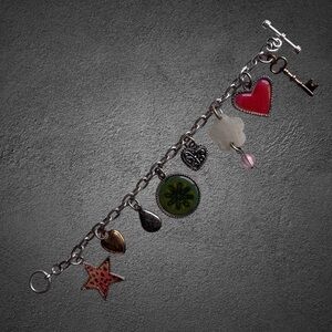 🌼AAI Silver Tone Charm Bracelet